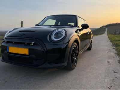 Mini Cooper SE (2022) - Photo 1