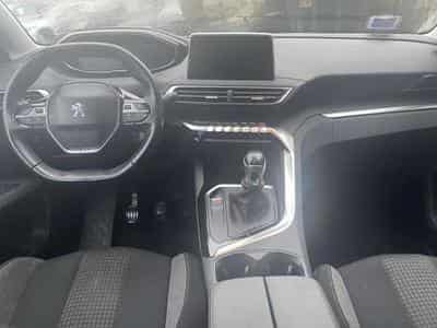 Peugeot 5008 7 places (2019) - Photo 10