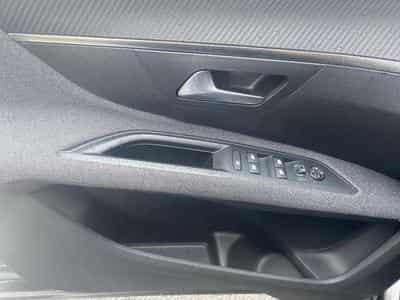 Peugeot 5008 7 places (2019) - Photo 9