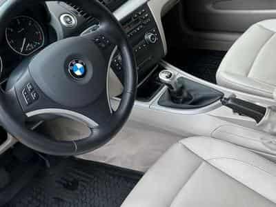 BMW 118 HATCH (2011) - Foto 8