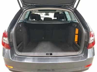 Skoda Octavia 1.6 TDI 115CV DSG7 STYLE (2019) - Photo 8