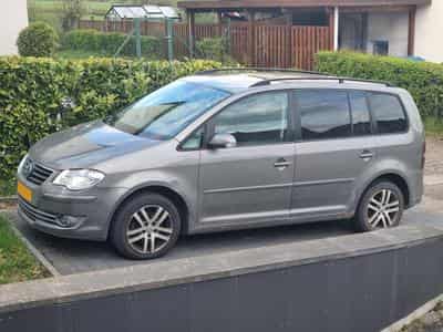 VW Touran 2.0 TDI (2009) - Foto 1