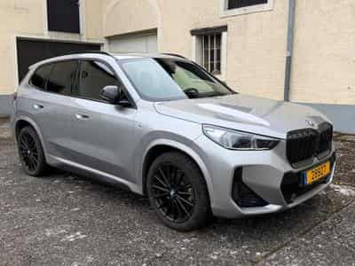 BMW iX1 BMW iX1 xDrive30 M Sport 4x4 (2023) - Photo 1