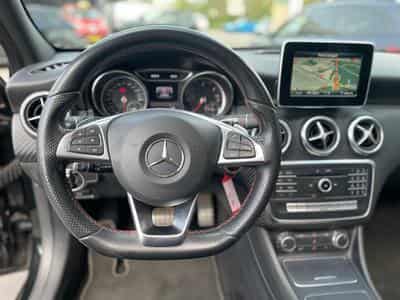 Mercedes A 180 d AMG Line 7G-DCT Toit Ouvrant (2016) - Photo 8