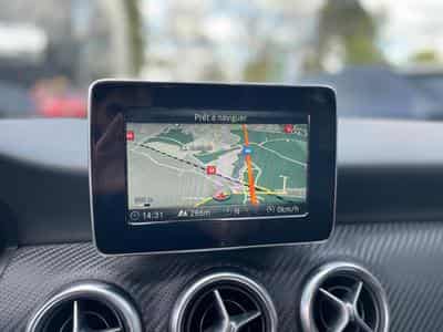 Mercedes A 180 d AMG Line 7G-DCT Toit Ouvrant (2016) - Photo 9