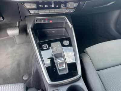 Audi A3 Sportback 35 TFSI S-tronic S line (2022) - Photo 10