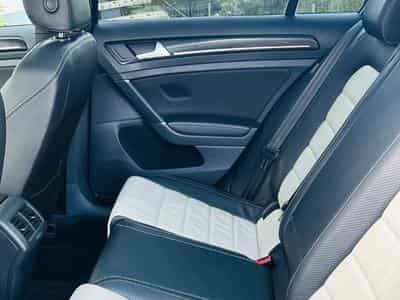 VW Golf 7 R Variant (2016) - Photo 6