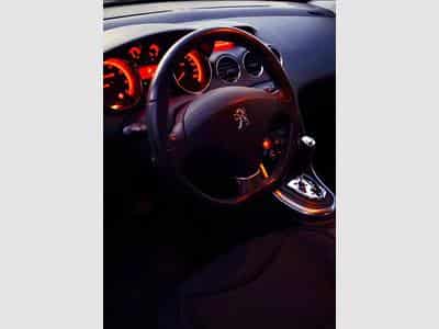 Peugeot 308 1.6 Essence (2013) - Photo 4