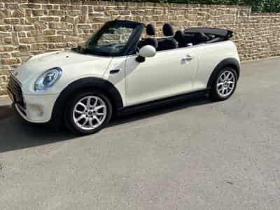 Mini Cabrio Cooper (2018) - Photo 1