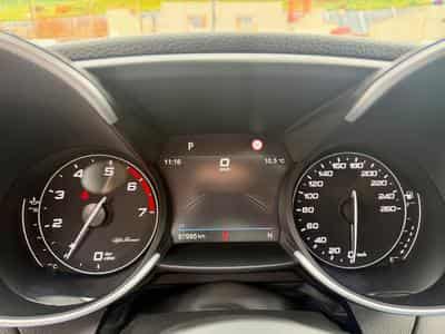 Alfa-Romeo Giulia 2.0 Turbo 280 AT Q4 Veloce (2020) - Photo 14
