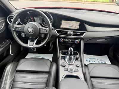 Alfa-Romeo Giulia 2.0 Turbo 280 AT Q4 Veloce (2020) - Photo 8