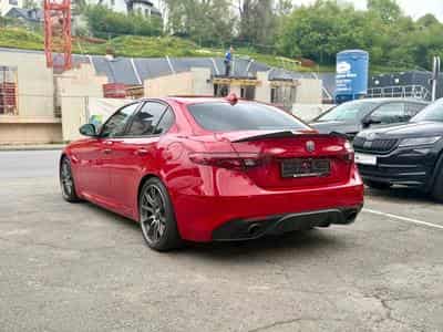 Alfa-Romeo Giulia 2.0 Turbo 280 AT Q4 Veloce (2020) - Photo 4