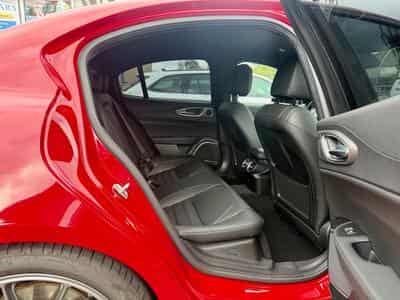 Alfa-Romeo Giulia 2.0 Turbo 280 AT Q4 Veloce (2020) - Photo 10