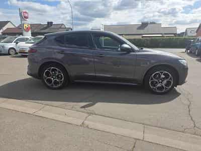 Alfa-Romeo Stelvio VELOCE 2.2 210 CV Q4 (2021) - Foto 2