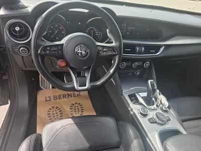 Alfa-Romeo Stelvio VELOCE 2.2 210 CV Q4 (2021) - Foto 8