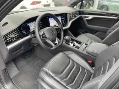 VW Touareg 3.0 TDI 231 4Motion DSG (2024) - Photo 6