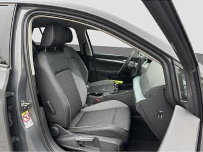 VW Golf (2026) - Photo 11