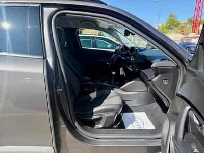 Peugeot 2008 1.2 PureTech 100 Allure (2022) - Photo 9