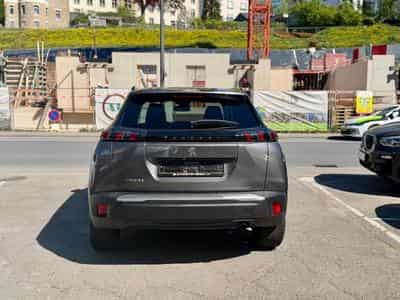 Peugeot 2008 1.2 PureTech 100 Allure (2022) - Photo 5