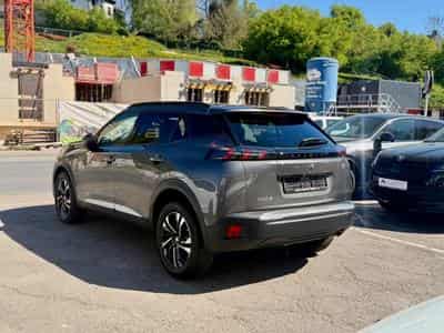 Peugeot 2008 1.2 PureTech 100 Allure (2022) - Photo 4