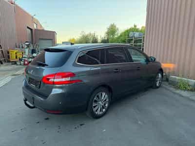 Peugeot 308 SW 1.5 HDI 130CH ALLURE (2020) - Photo 4