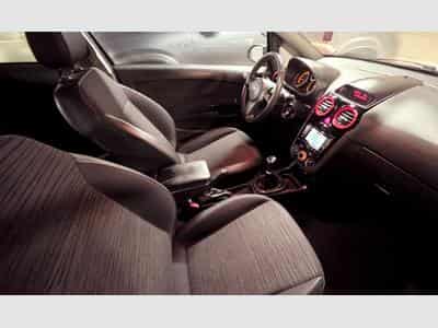 Opel Corsa 1.4 essence (2014) - Photo 5