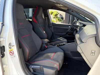 VW GTI GOLF 8 GTI CLUBSPORT 2.0L TSI 300CV (2024) - Photo 8