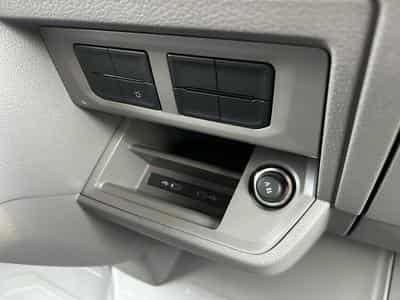 VW Crafter 30 2.0 TDI (2026) - Photo 9