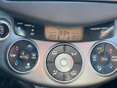 Toyota Rav 4 2.2 D-4d 4x4 Life (2012) - Photo 11