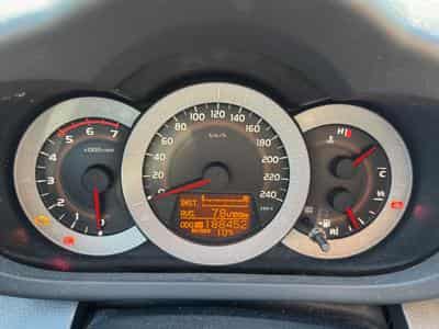 Toyota Rav 4 2.2 D-4d 4x4 Life (2012) - Photo 10