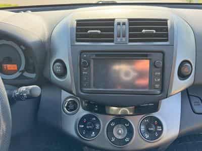 Toyota Rav 4 2.2 D-4d 4x4 Life (2012) - Photo 13