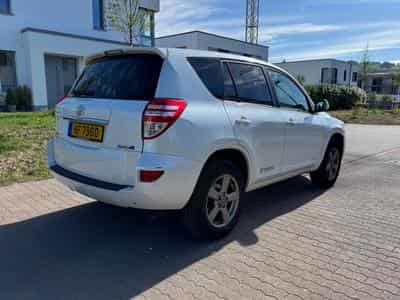 Toyota Rav 4 2.2 D-4d 4x4 Life (2012) - Photo 6