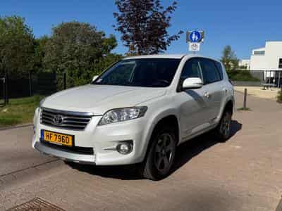 Toyota Rav 4 2.2 D-4d 4x4 Life (2012) - Photo 2