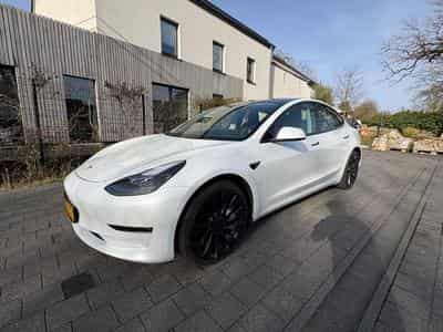 Tesla Model 3 Performance (2022) - Photo 1