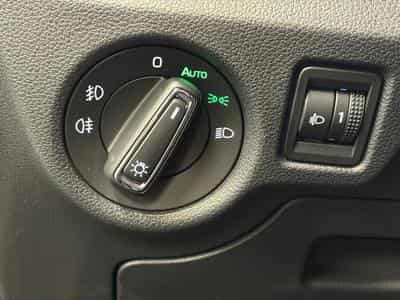 Skoda Kamiq Selection 1.0 TSI 115 DSG7 (2025) - Foto 11