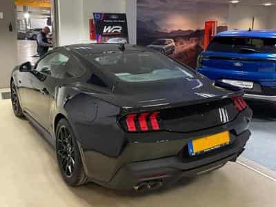 Ford Mustang Fastback 5.0 V8 GT (2025) - Foto 2