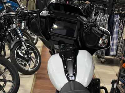 Harley-Davidson Street Glide (2024) - Foto 2