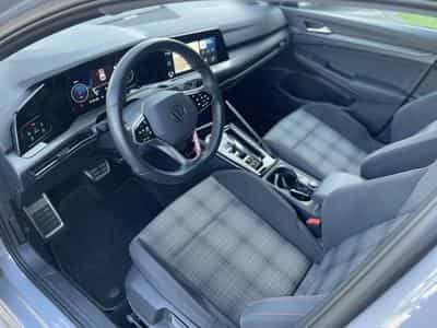 VW Golf 8 GTI 2.0 TSI DSG7 (2023) - Photo 6