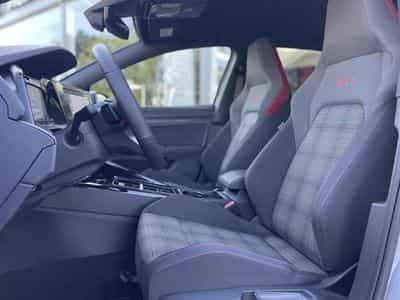 VW Golf 8 GTI 2.0 TSI DSG7 (2023) - Photo 7