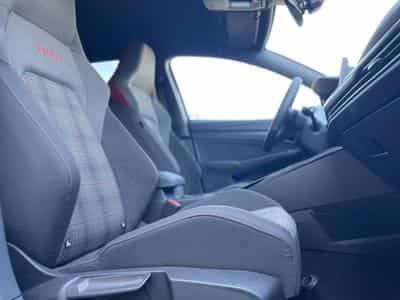 VW Golf 8 GTI 2.0 TSI DSG7 (2023) - Photo 4