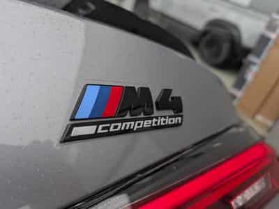 BMW M4 Competition XDrive (2023) - Foto 11