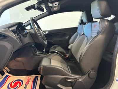 Ford Fiesta ST (2016) - Photo 11