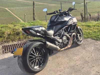 Ducati Diavel 1200 Dark (2018) - Photo 1