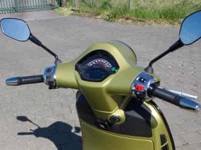 Vespa GTS SuperSport (2023) - Photo 6
