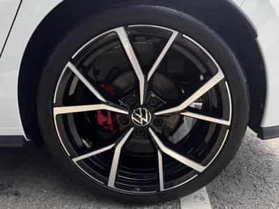 VW Golf 8 GTD 2.0L TDI SCR 200CV (2024) - Photo 4