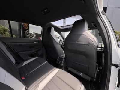 VW Golf 8 GTD 2.0L TDI SCR 200CV (2024) - Photo 13