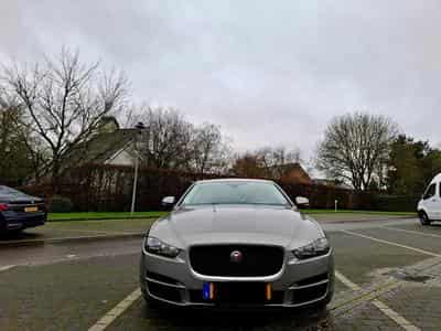 Jaguar XE Pure (2017) - Foto 1