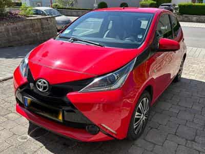 Toyota Aygo X 1.0 VTT-i X-Play (2018) - Photo 1