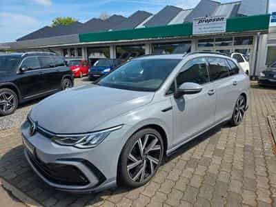 VW Golf VIII Variant 2.0 TDI R-Line (2021) - Photo 1