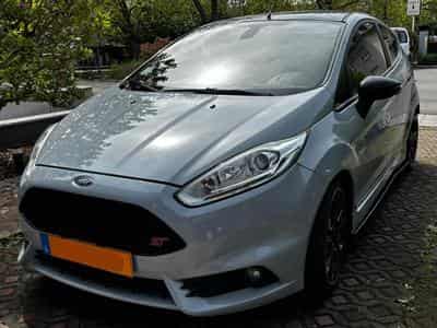 Ford Fiesta ST200 (2017) - Photo 1